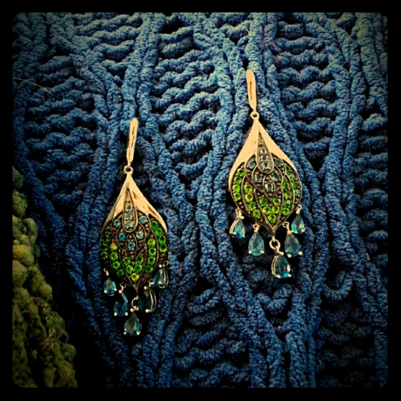 Jewelry - Blue topaz and peridot earrings